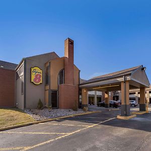 Super 8 By Wyndham Kansas City Airport North